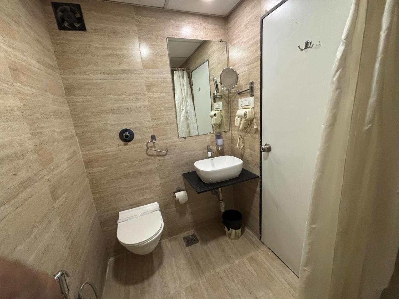 Hotel Grace Galaxy Mumbai Kültér fotó