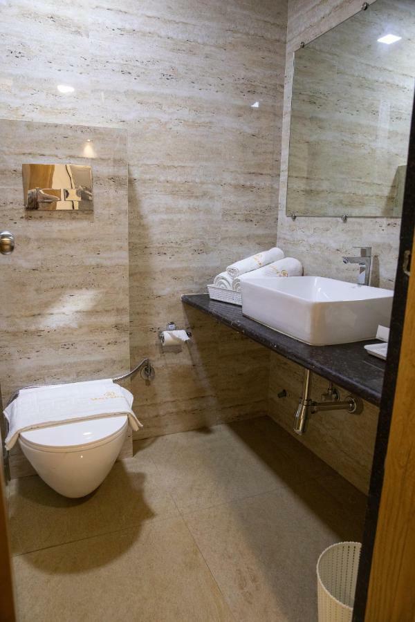 Hotel Grace Galaxy Mumbai Kültér fotó